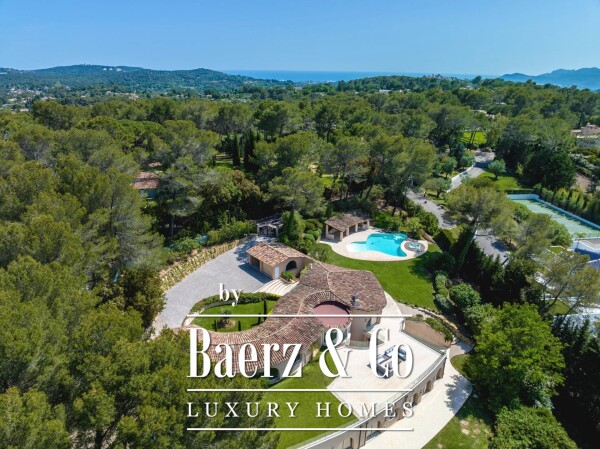 photo 2 Villa with view on Castelleras Castle