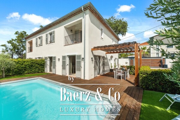 photo 1 Magnificent villa close to the pine forest and beaches