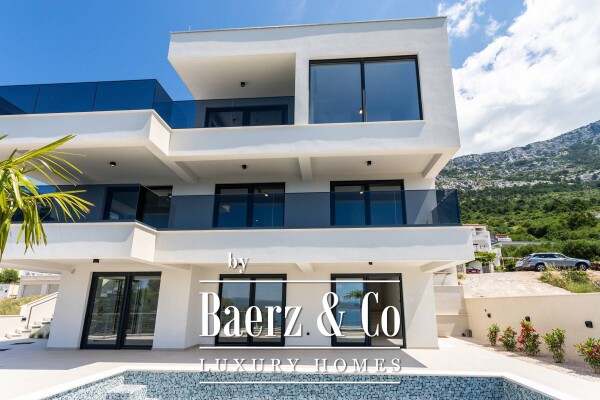 photo 47 Brela, an imposing villa with a panoramic view