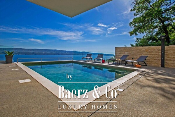 photo 11 Omis, luxury villa with pool and panoramic view