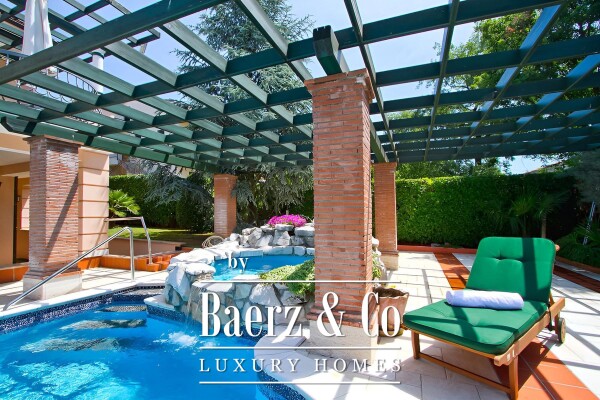 photo 10 Poreč, exclusive villa with 430 m2, attractive location