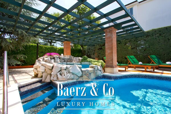 photo 15 Poreč, exclusive villa with 430 m2, attractive location