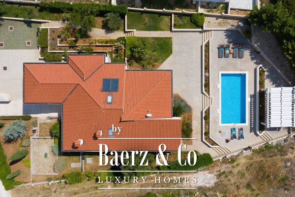 photo 4 Vodice, mediterranean villa with landscaped garden, pool and sea view