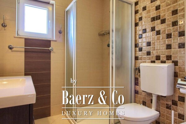 photo 8 Medulin, large detached house NKP 360 m2 with swimming pool