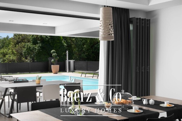 photo 11 Liznjan, an imposing villa with a swimming pool