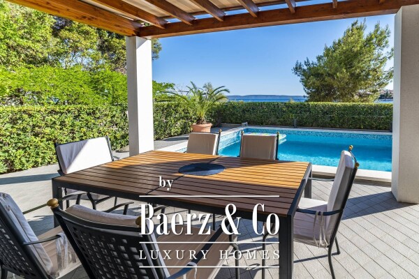 photo 110 Split, Čiovo, modern villa/boutique hotel with 8 apartments, first row to the sea