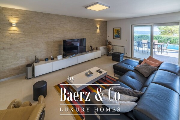 photo 112 Split, Čiovo, modern villa/boutique hotel with 8 apartments, first row to the sea