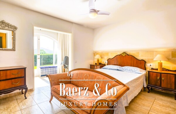 photo 15 IMPRESSIVE SEA-FRONT VILLA IN CALAN BLANES