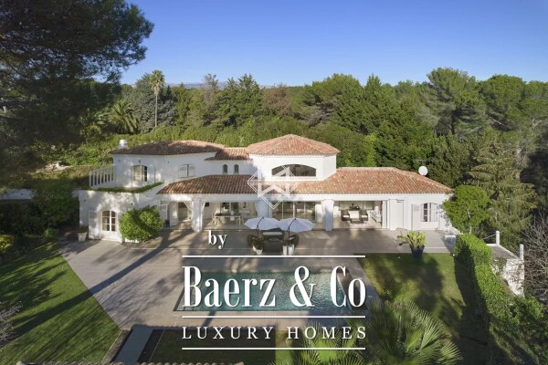 photo 1 Mougins - Residential domain