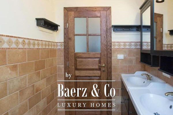 photo 3 Rogoznica, two beautiful houses in an enchanting environment, 20 meters from the sea