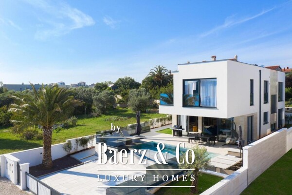 photo 10 Medulin, a beautiful villa of 350 m2, only 6 m from the sea with an fascinating view