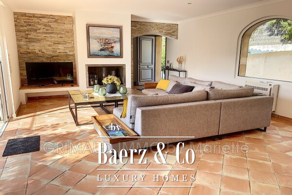 photo 11 Contemporary house with panoramic view and swimming pool