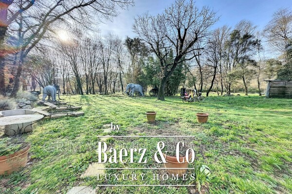 photo 4 Rare opportunity for a bed and breakfast: 7 rooms just steps