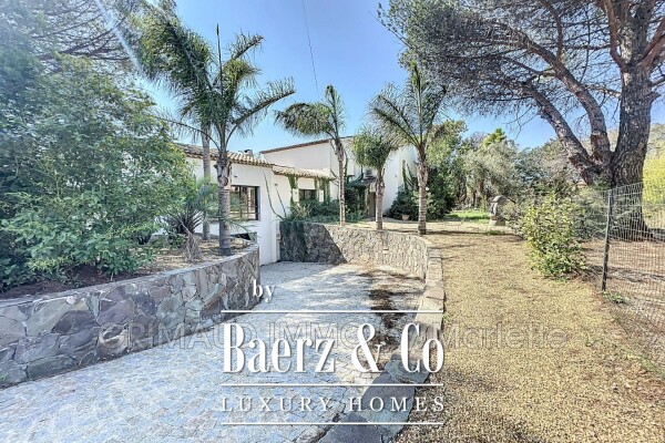 photo 4 beautiful renovated villa with swimming pool and 6 bedrooms