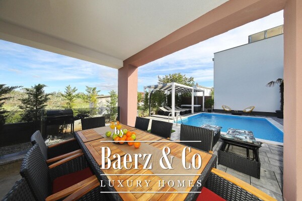 photo 11 Nin, Zaton, a complex of three modern villas with swimming pools in an excellent location