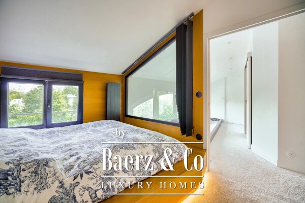 photo 13 Top Floor Duplex with Stunning Views of Île Seguin