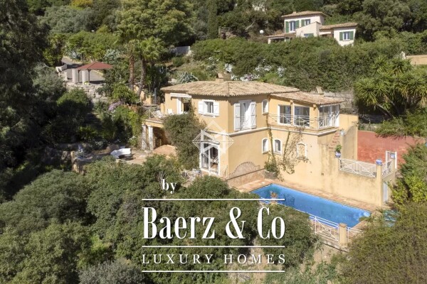 photo 2 Villa with beautiful sea view quiet area