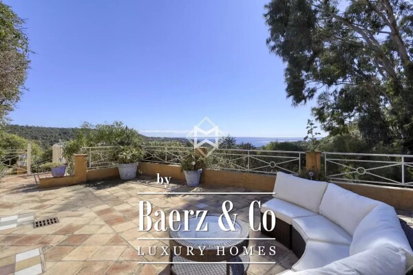 photo 3 Villa with beautiful sea view quiet area