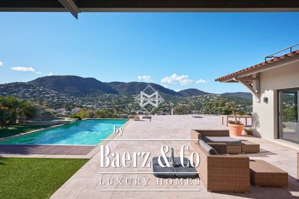 photo 6 Architect-designed Villa in Cavalaire-sur-Mer