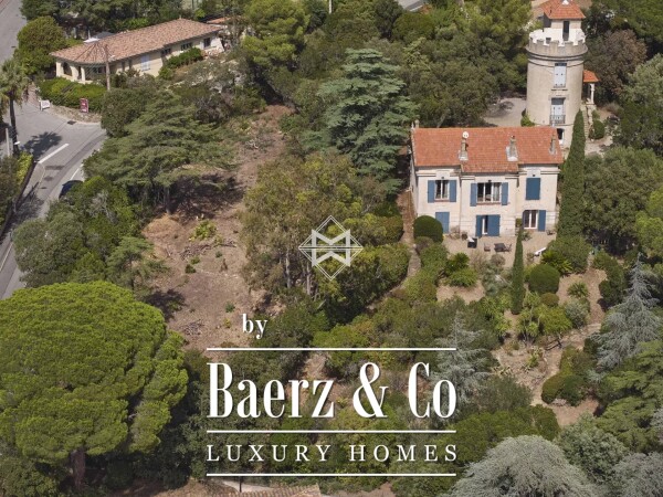 photo 3 New villa with sea view within walking distance of the city center