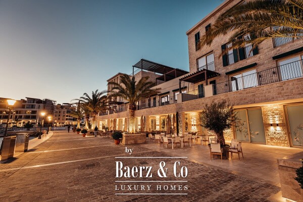 photo 5 Luxurious Three Bedroom Apartment with a Seaview