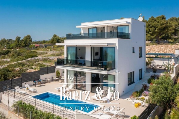 photo 1 Ciovo Island, Okrug Gornji - modern villa with pool near the sea