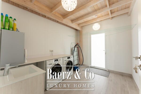 photo 33 Elegant bungalow in prestigious area.