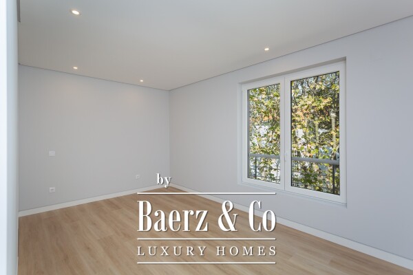 photo 3 Luxury apartment with 3 suites in the center of Carcavelos