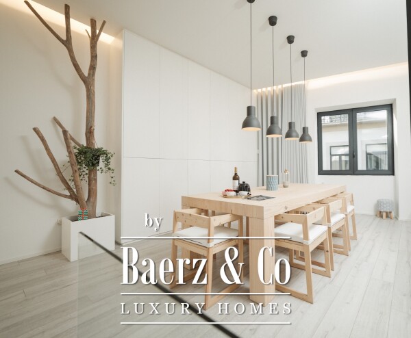 photo 2 1930s building downtown Porto