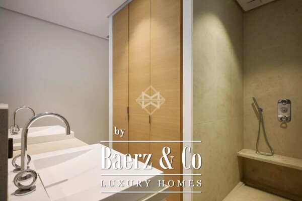 photo 18 Waterfront Villa with Private access to the beach and Dock - Le Lavandou