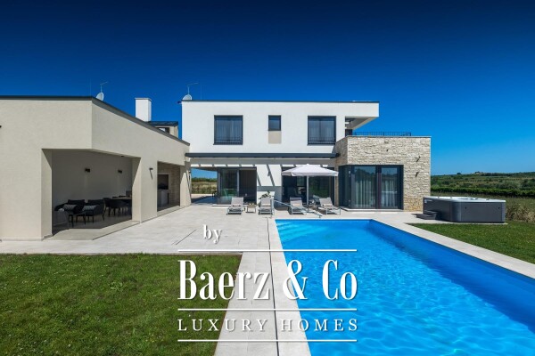 photo 5 Istria, Brtonigla, modern villa with swimming pool and jacuzzi