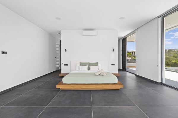 photo 20 Crown West 207