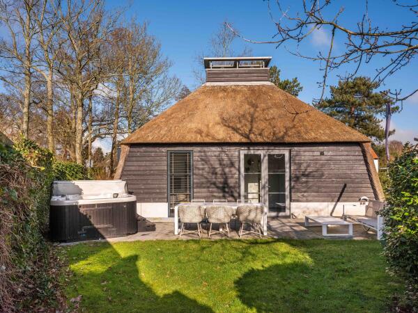 photo 25 Burgemeester Peecklaan 8 001