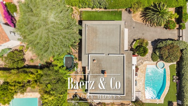 photo 6 Vente Villa rénovée de 270 m² avec piscine et jardin paysager - 5 min en voiture de la plage