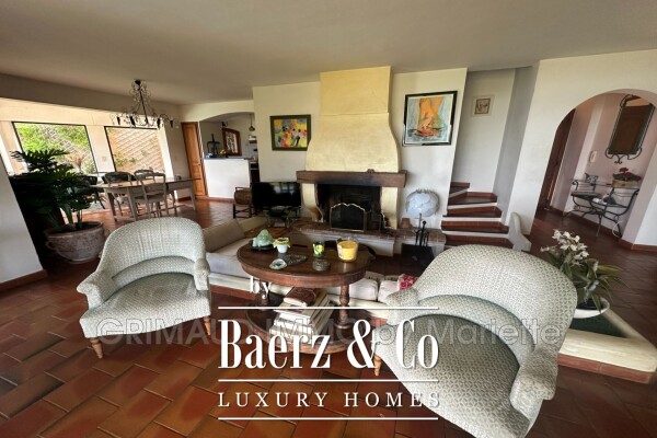 photo 7 Sea View Villa in a Prestigious Estate with a Swimming Pool