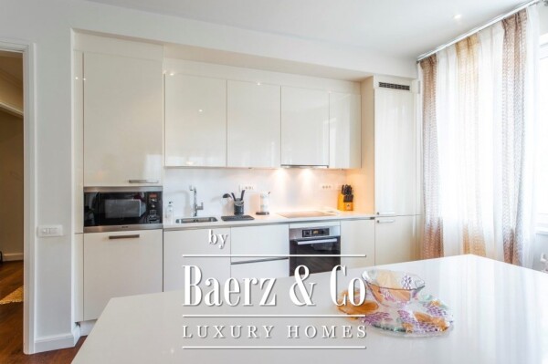 photo 10 Spacious Apartment with a Sea View in Tivat