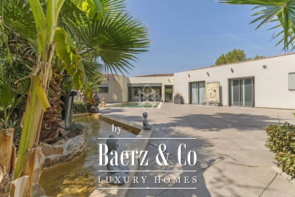 photo 5 Exceptional Villa in a Natural Setting Between Vineyards and Forest, Just 10 Minutes from the Beaches