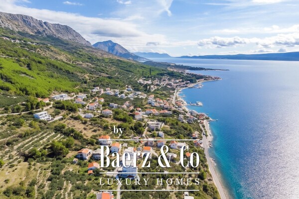 photo 2 Dugi Rat, Jesenice, modern villa with panoramic sea views, NFA 275 m²