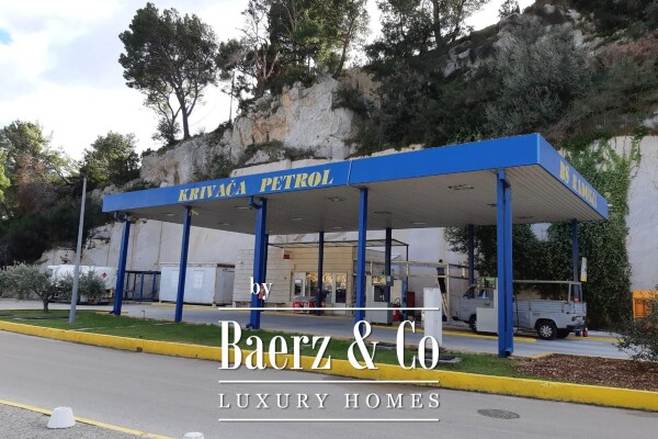 photo 15 Brač, Selca – seafront house with apartments and business premises