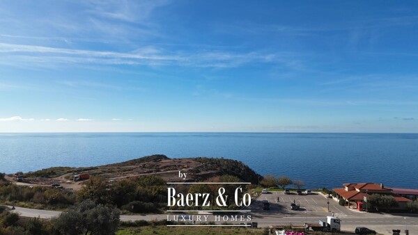 photo 2 House with a Plot in a Premium Location for Renovation