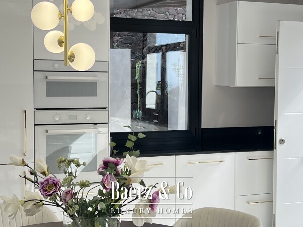 photo 17 Charming renovated villa in excellent location.