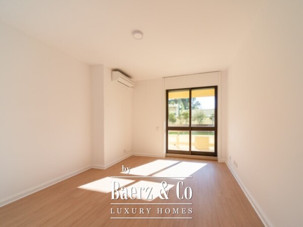 photo 7 T3 with large balconies in condominium with swimming pool