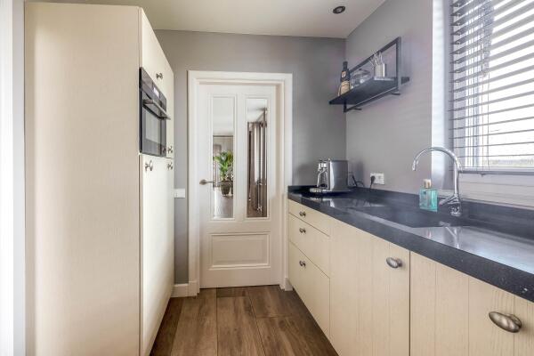 photo 16 Parallelweg 2