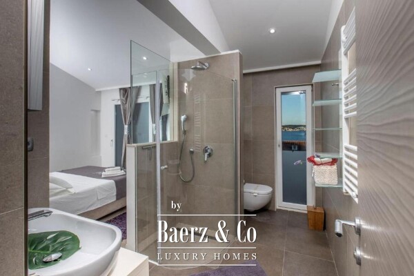 photo 16 Rogoznica, house with a swimming pool and a sea view, 352 m²