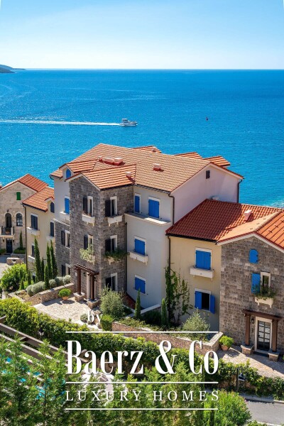 photo 7 Luxurious Apartment in Montenegro with a Yard