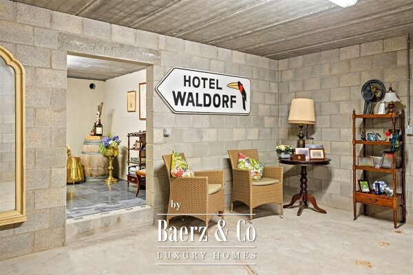 photo 35 Uitzonderlijke Duplex met zicht op kanaal, garage, carport en ruime (wijn)kelder!