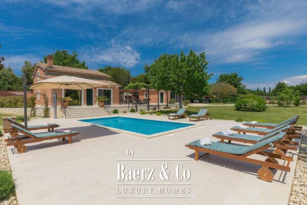 photo 28 Istria, Rovinj, a beautiful house on a large plot with a guest house and a swimming pool