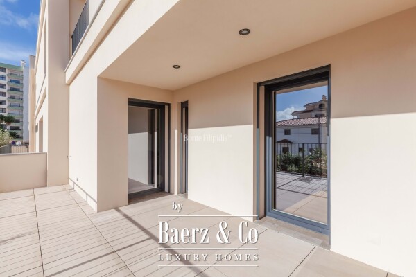 photo 15 Beautiful luxury home in Carcavelos e Parede, Parede