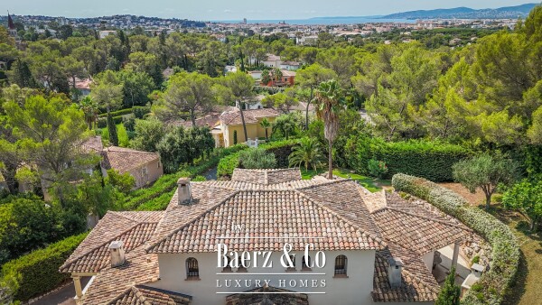 photo 2 For Sale : 6-bedroom villa with infinity pool - Secure private estate - Saint-Raphaël, near golf courses, sea view