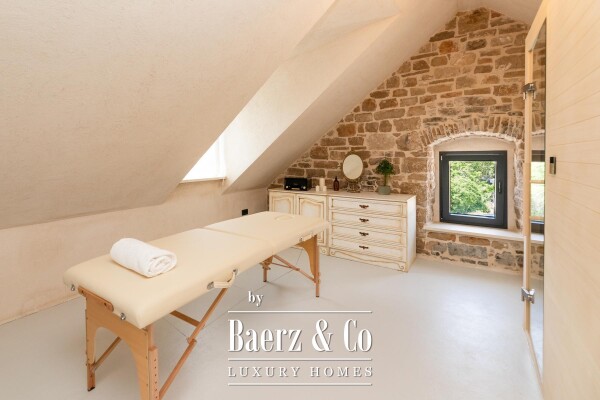 photo 23 Brač, Pučišća, unique stone villa